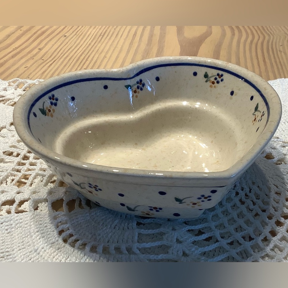 Boleslawiec Polish Pottery Country Meadow Pattern Heart Shaped Serving Bowl